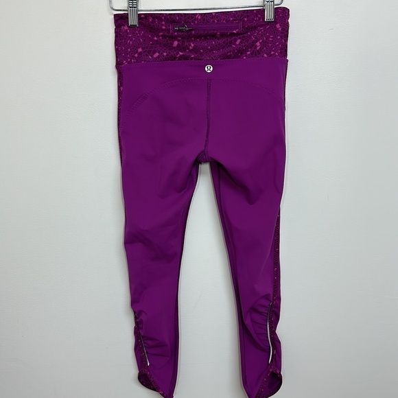 Lululemon Regal Plum Paradise Geo Real Quick Tight Legging Size 4 - Picture 6 of 9